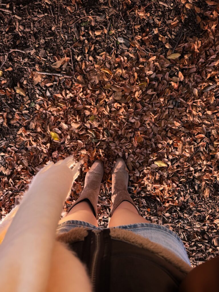 feminine autumn styling
